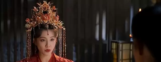 王鹤润《烈焰》辛湄造型引观感落差，浓颜系演员适配度再受关注 - 现场图