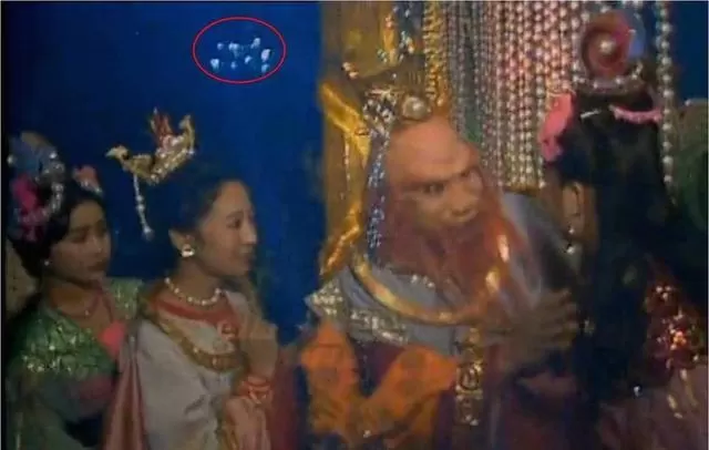 86版《西游记》拍摄经费拮据，棉花云絮鱼缸龙宫成标志性土法 - 现场图